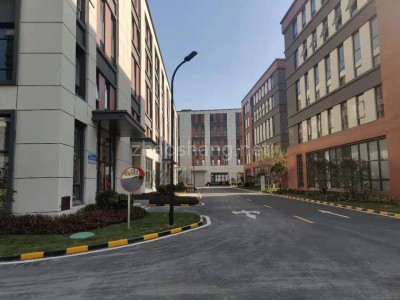 南京市棲霞區新港開發區1500平米廠房出售 臨近高速