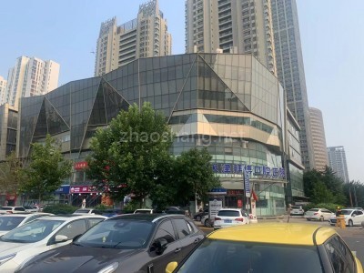 和平区金茂广场,南市食品街对面