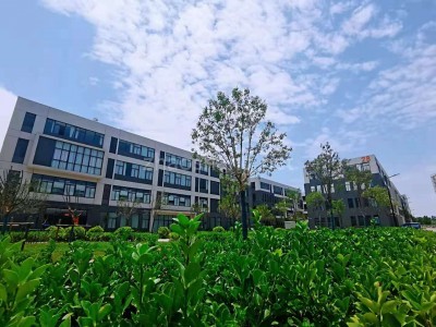 郑州厂房出租园区式花园独栋，有房本，地铁口，准现房，看房方便！