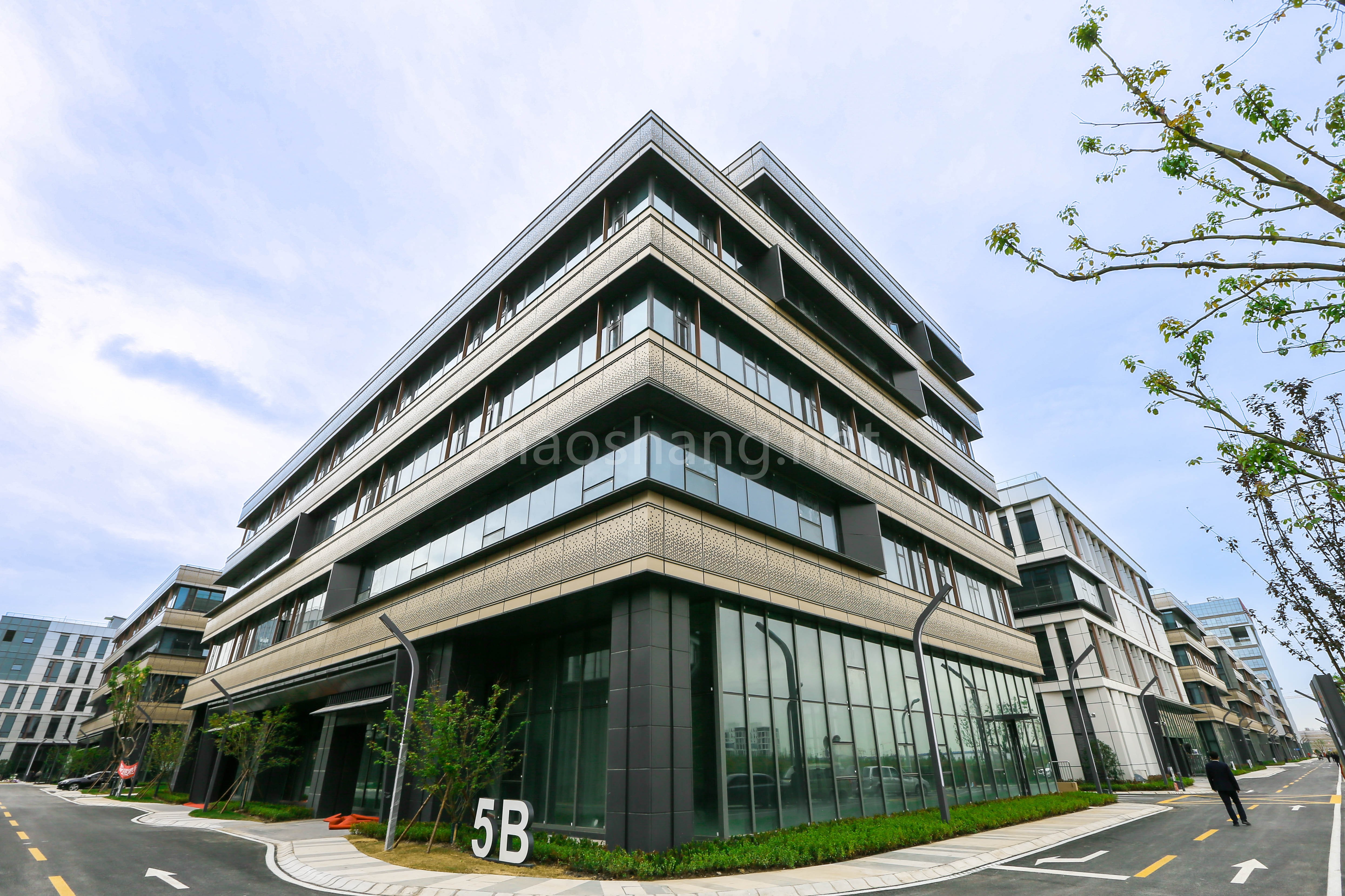 g60科创走廊产业聚集示范区办公研发写字楼568平中电信息港