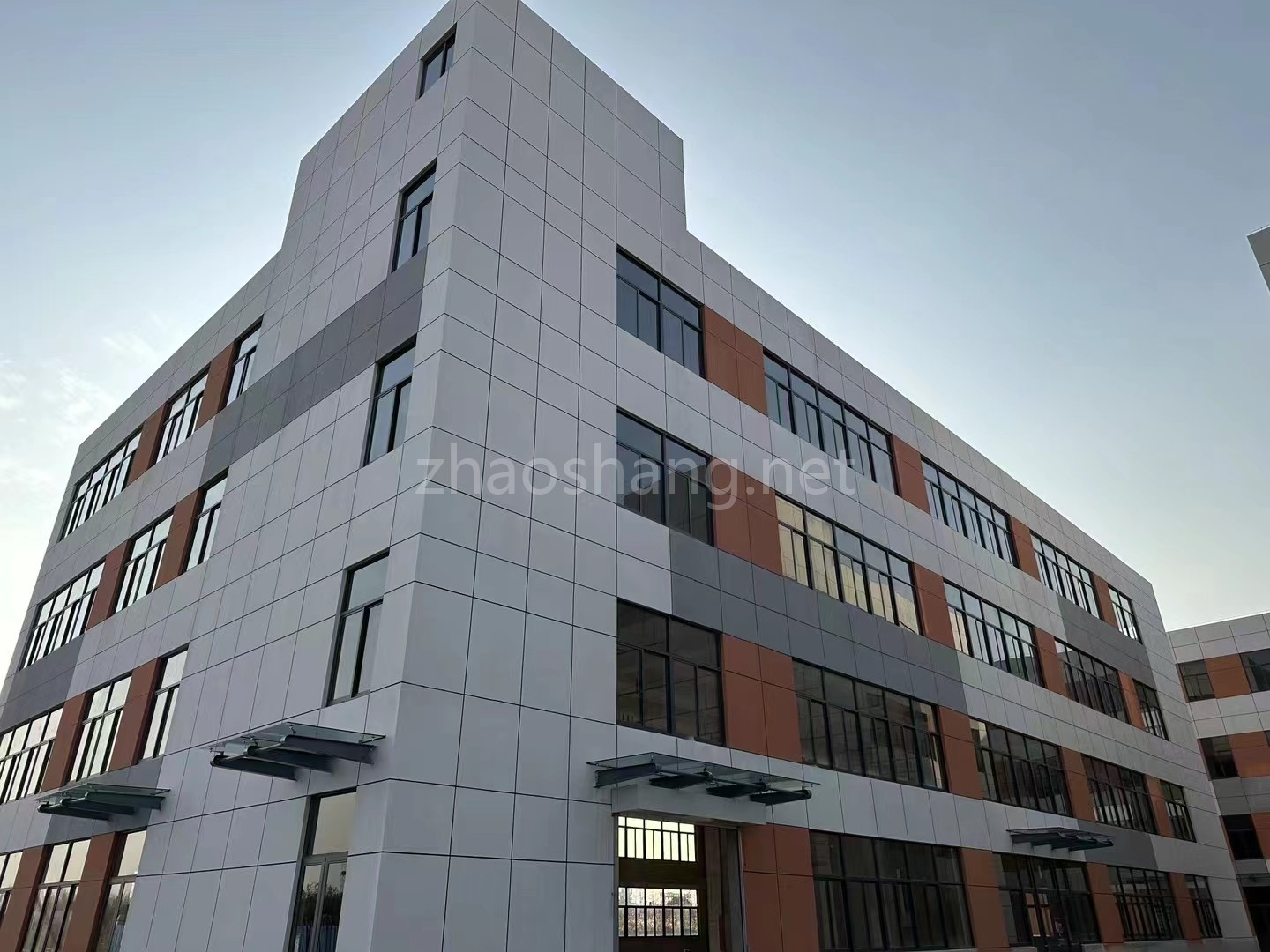 高速口,框架标准厂房出售,1700平起